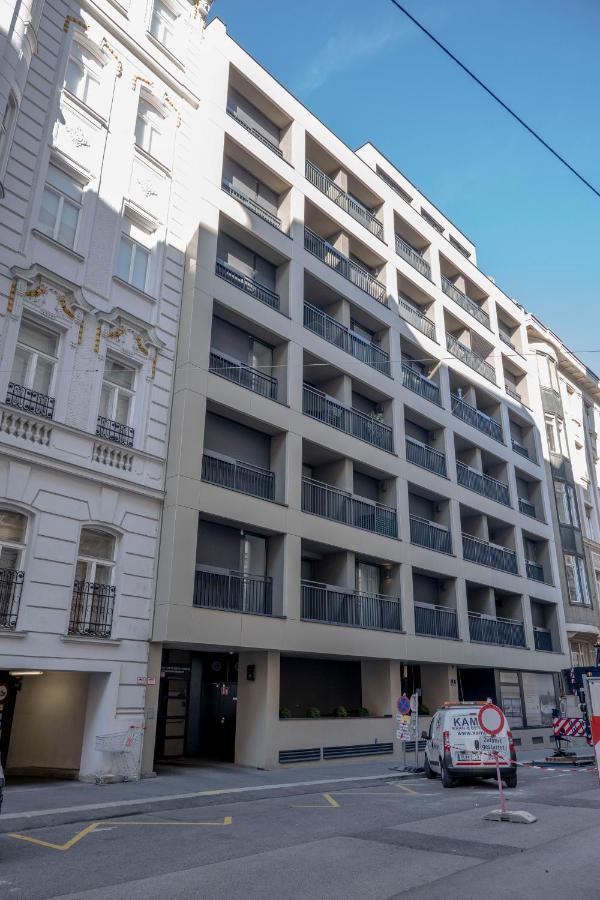 Moderne Trifft Tradition Im Herzen Wiens Esterno foto